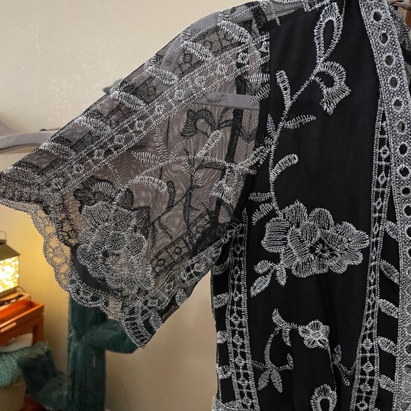 Socialite lace dress - Picture 6 of 11